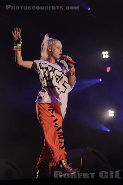 DIE ANTWOORD - 2012-06-30 - BELFORT - Presqu'ile du Malsaucy - Anri du Toit [Yolandi Visser]